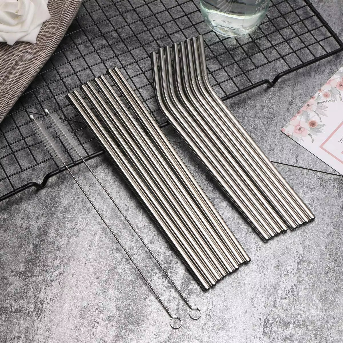 Eco-Friendly 8-Pack Stainless Steel Drinking Straws with Cleaner Brushes - Perfect for Cocktails and Bars!